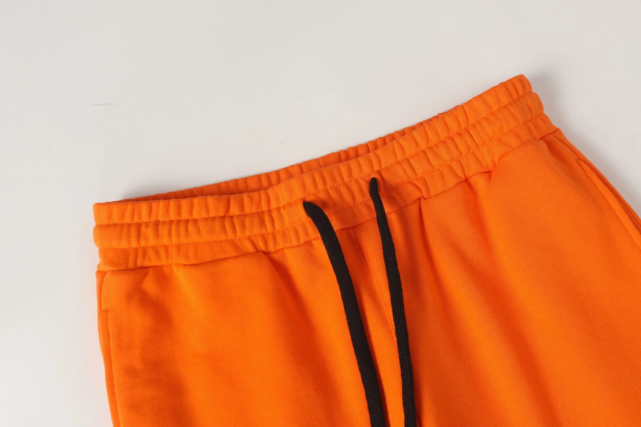 P270 #W5009 model, cross-border running quantity, please do not place an order if you pursue quality - Chrome Hearts/Chrome Heart Sanskrit Graffiti ✍️ Printed trousers, casual pants and sweatpants - High weight, high density and high quality. The wool is soft, delicate and skin-friendly. It feels soft and silky. It has excellent warmth and skin-friendly properties. - Custom-woven and custom-dyed, no color difference. No matter the fabric or workmanship details, it beats the ordinary version on the market. -Colour: Orange -Size: S M L XL